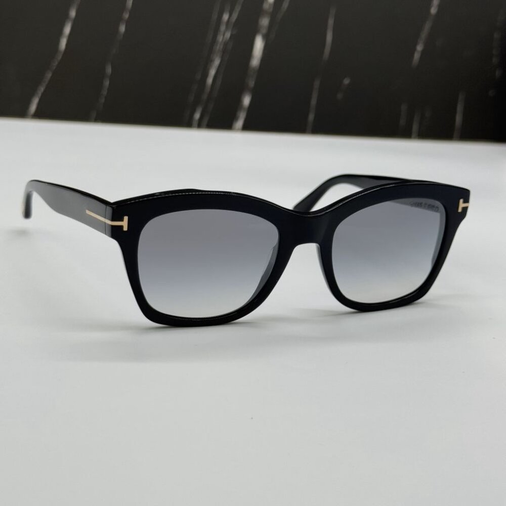 NEW TOM FORD  LAUREN-02 TF614 01C WOMEN  BLACK SUNGLASSES TOM FORD  FT0614/S